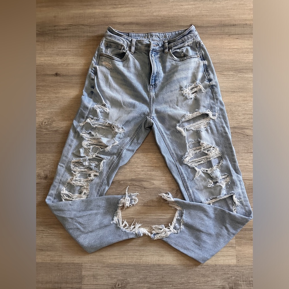 American Eagle Jeans | size 4 | distressed